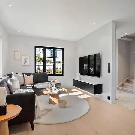 Moderne Bergenshus Med Privat Hage Og Parkering Apartment *